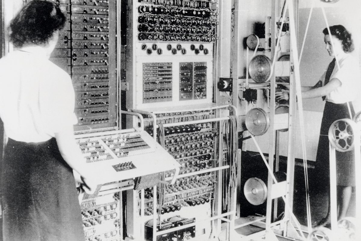 Women workers operating the Colossus computer at Bletchley park